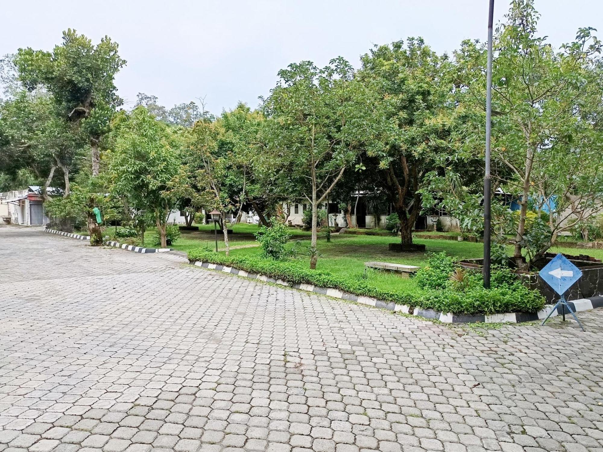 Gita Puri Redpartner Blitar Hotel Exterior photo